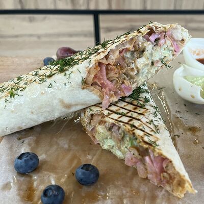 Шаурма со свининой в Шеф мангал по цене 350 ₽