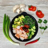 Поке-боул с креветками в Umami