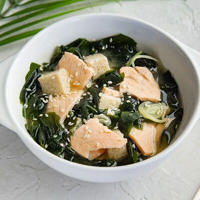 Мисо суп с лососем в Суши-бар Тунец по цене 419 ₽