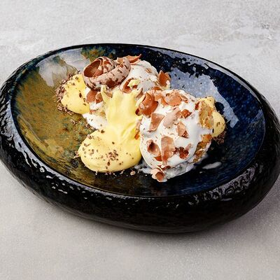 Профитроли в Sushi & More по цене 350 ₽