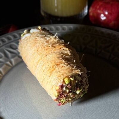 Бриват с кремом из белого шоколада в Куркума по цене 420 ₽