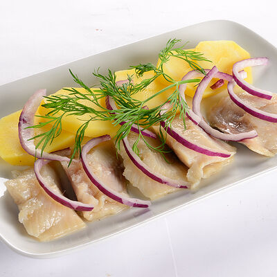 Селедка с отварным картофелем в Шаурма на мангале 24 по цене 350 ₽