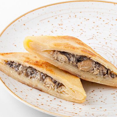 Блин с курицей и грибами в Вилка Ложка по цене 112 ₽