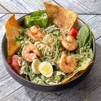 Цезарь Патари с креветкой в Патари