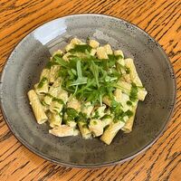 Паста со сливочным песто и цыпленком в Вкусновица
