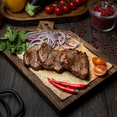 Шашлык из говяжьей вырезки в Прожар по цене 1755 ₽