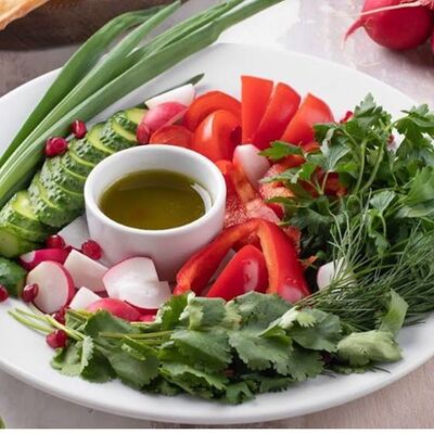 Овощное ассорти с зеленью в Хинкальня по цене 18 р.