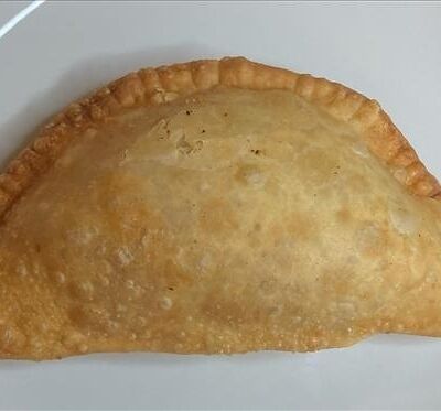 Чебурек крымский с мясом ягненка в Генрих и Генриетта по цене 120 ₽