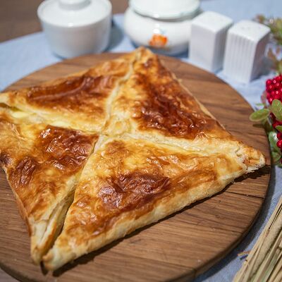 Хачапури по-имеретински в Гриль house по цене 390 ₽