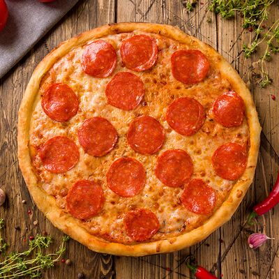 Pizza Пеперонив Сырный Бортик! по цене 706 ₽