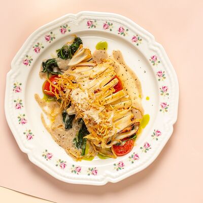 Кальмар на гриле со шпинатом в PastaMore по цене 690 ₽