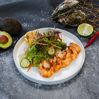 Королевские креветки на углях с салатом в КРЫША по цене 900 ₽