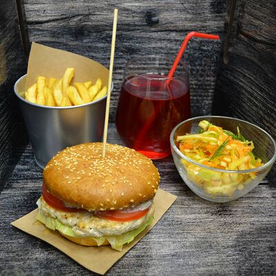 Комбо Высший пилотаж с Энгри Берд в Ангар burger & fun по цене 410 ₽