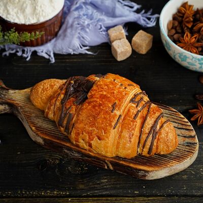 Круассан с шоколадом в Вкуснота по цене 229 ₽