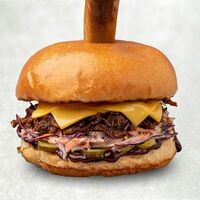 Смоки бургер с говяжьим ребром в Hells Burgers