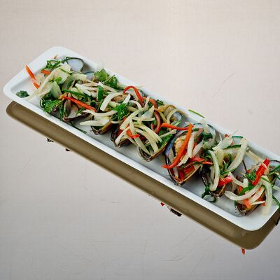 Мидии с устричным соусомв Мандарин по цене 1078 ₽