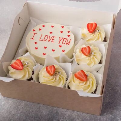 Бенто и капкейки I love you в Сладкое бюро по цене 2800 ₽