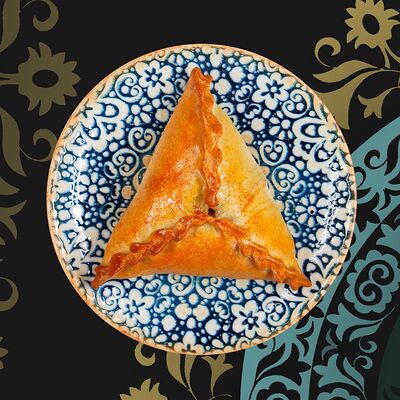 Треугольник с говядиной в Татлы Чорсу Халяль по цене 179 ₽