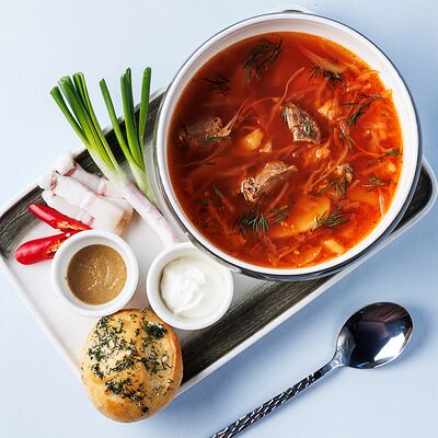 Борщ с говядиной в Альбатрос по цене 560 ₽