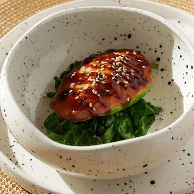 Авокадо с креветкой под спайси соусомв En Ferio по цене 730 ₽