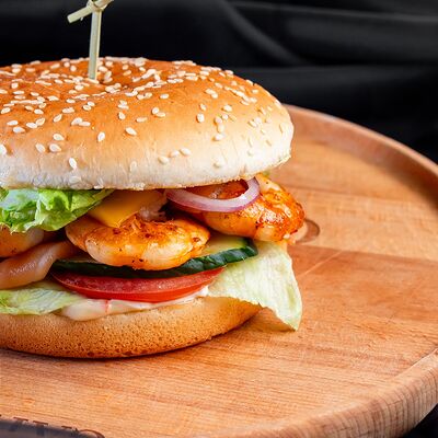 Бургер с морепродуктами в Gatsby по цене 1120 ₽