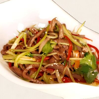 Салат из говяжьего языка с сельдереем в Золотая панда по цене 1172 ₽