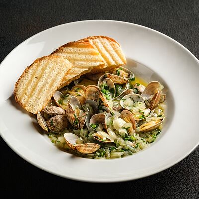 Вонголе в Де'рибас по цене 945 ₽