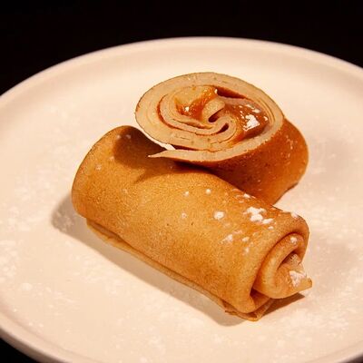 Блинчики с вареной сгущенкой в Avenue Food 87 по цене 230 ₽