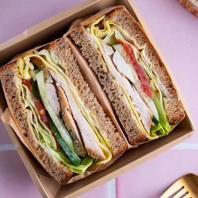 Сэндвич с курицей в Хореография Вкуса по цене 410 ₽