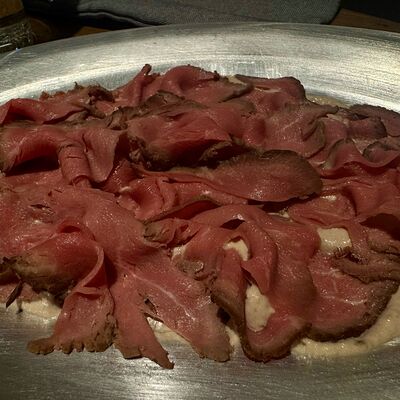 Вителло тоннато в Befana Italiana по цене 980 ₽