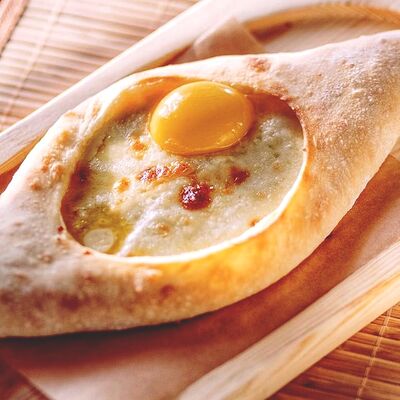 Хачапури по-аджарски в Альбатрос по цене 700 ₽