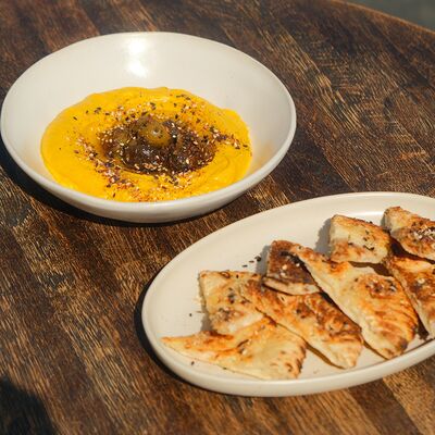 Морковный хумус с питойв Masters & Margaritas по цене 650 ₽