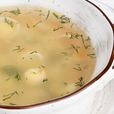 Куриный суп с домашней лапшой в На речке по цене 380 ₽