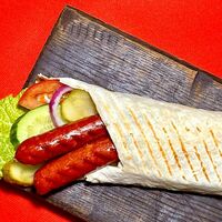 Шаверма с пряными колбаскамив Сытно Аппетитно