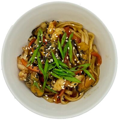 Вок с морепродуктами и овощами в соусе терияки в Добрая кухня по цене 599 ₽