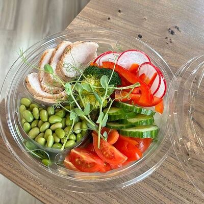 Салат с индейкой в Кофестория по цене 590 ₽