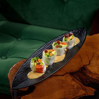 Спринг-ролл с лососем в Smoky Rabbits Chillout Bar по цене 550 ₽