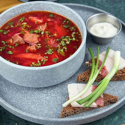 Борщ с говядиной в ЕрмолаевЪ Генштаб по цене 410 ₽