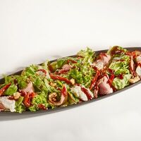 Салат с утиной грудкой, творожным сыром и вялеными томатами в Сакура