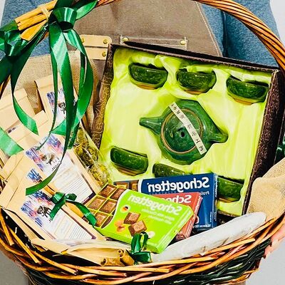 Подарочная корзина для чайной церемонии с элитным чаемв Дарите красиво по цене 9250 ₽