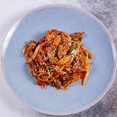 Курица, обжаренная в остром соусе, с рисом в Soju по цене 1475 ₽