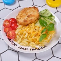 Котлета куриная с макарошками и сыром в Лео