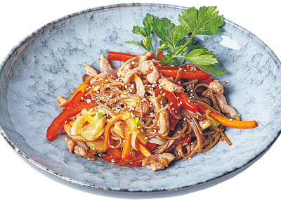 Лапша тори ясай яки соба в Суши Ё Пицца по цене 460 ₽