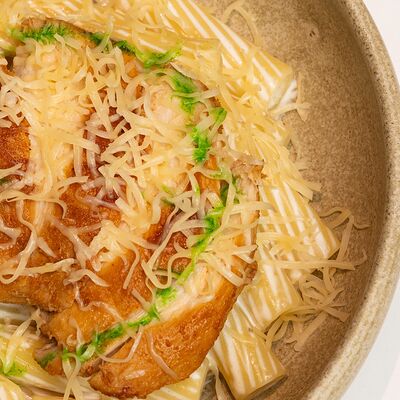 Паста с куриным стейком в LULU COFFEE по цене 510 ₽