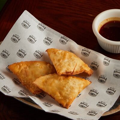 Хрустящие азиатские пирожки с курицей в Рамен с уткой по цене 360 ₽