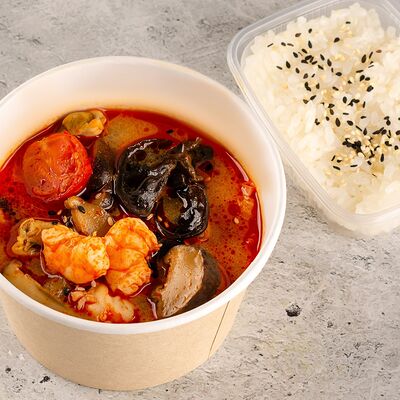 Том Ям с курицей в Японцы по цене 600 ₽