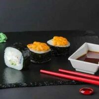 Ролл запеченный Загорелый краб в Любим Sushi PIROGOVO