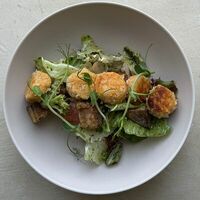 Ближневосточный салат с жареным баклажаном и фалафелемв Lemon Tree на 25 октября 47