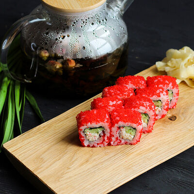 Ролл Калифорния с крабом в Yomayo по цене 419 ₽