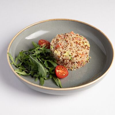 Салат из киноа с томатами и авокадо в Kitchen по цене 520